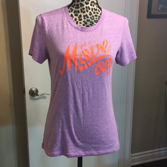 Great condition workout shirt by Under Armour - Picture 5 of 8